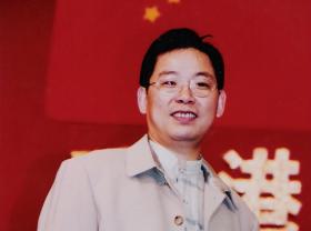 只因春晚唱了一首歌，被封杀14年，如今身价过亿，却无偿捐给祖国-图5